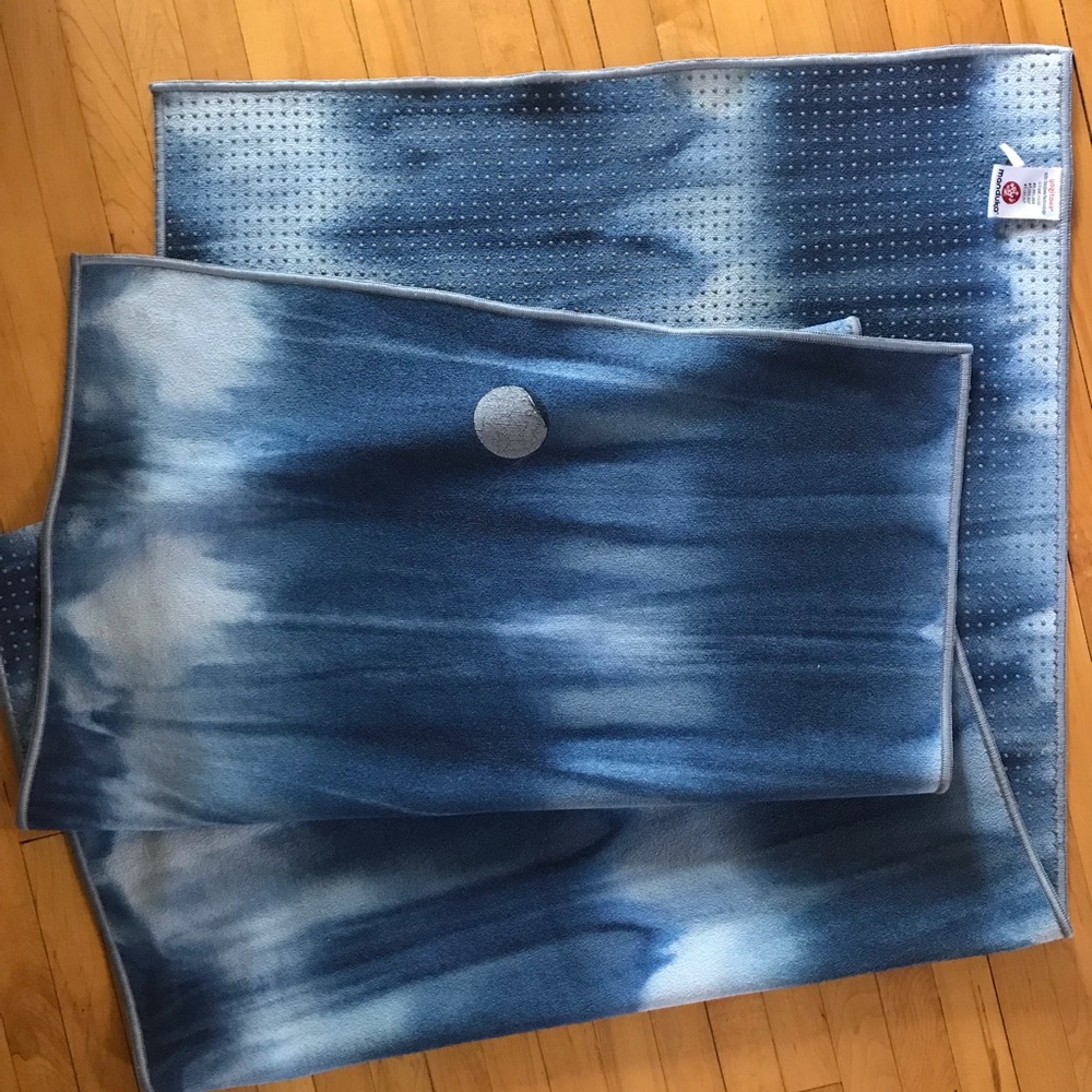Manduka Yogitoes yoga mat towel